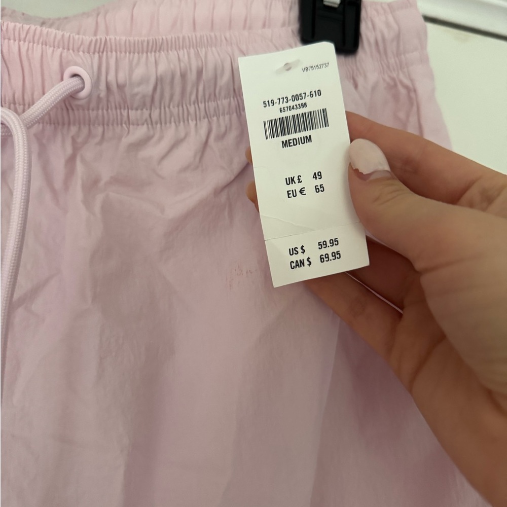 NWT Gilly Hicks Pink Cargo Pants - Picture 2 of 3